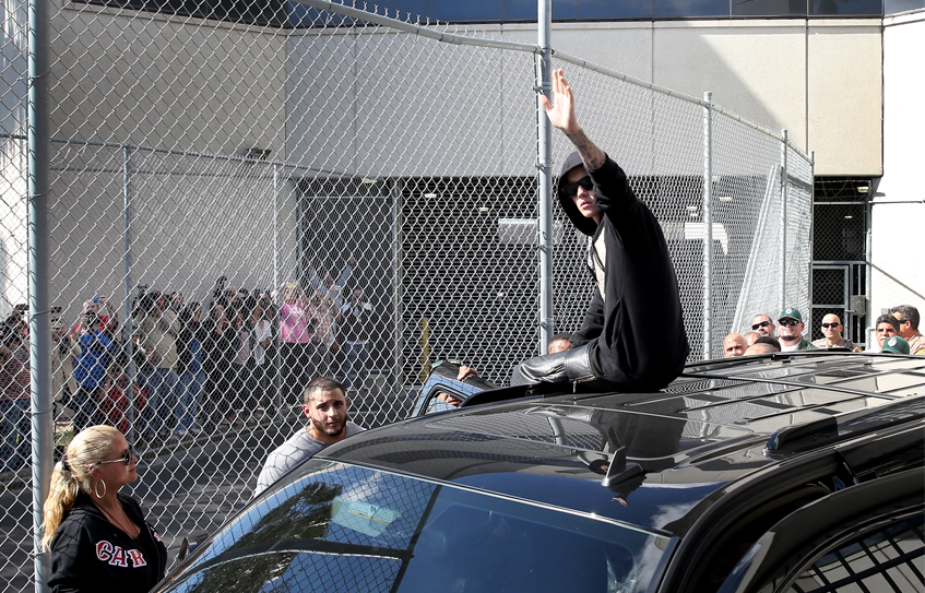 Бибера арестовывают