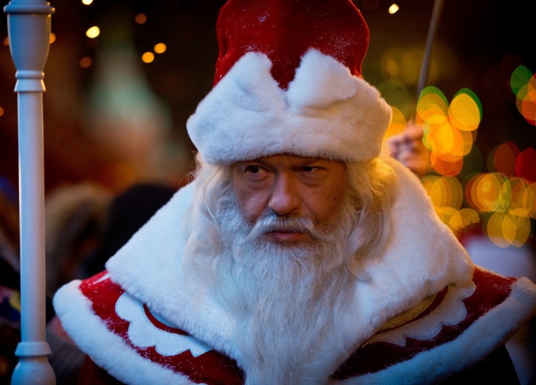 Волосатый Федор Бондарчук в костюме Деда Мороза: сон или реальность?