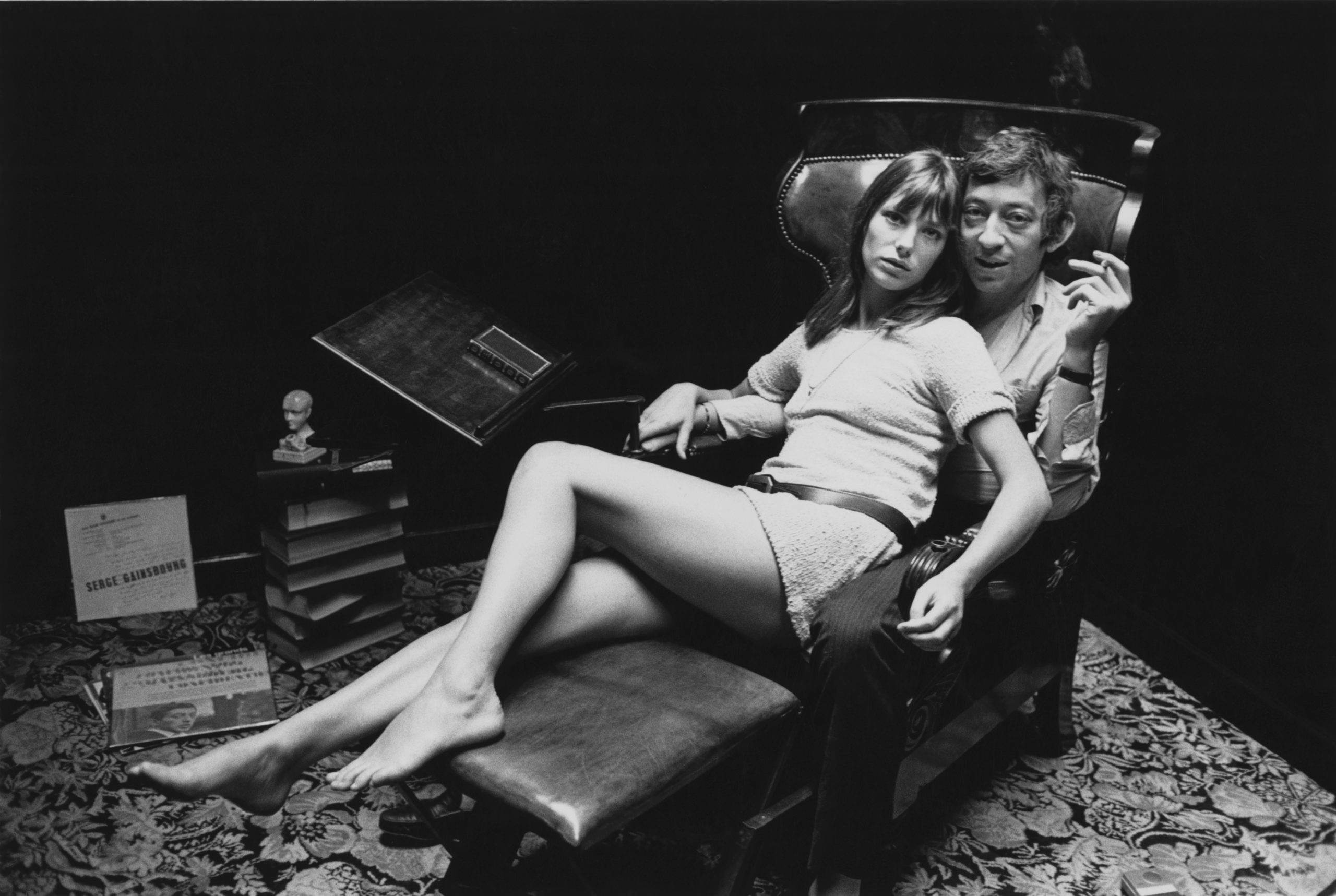 Скандалы и скандальные фото с Джейн Биркин и другими звездами которых так же застукали голыми