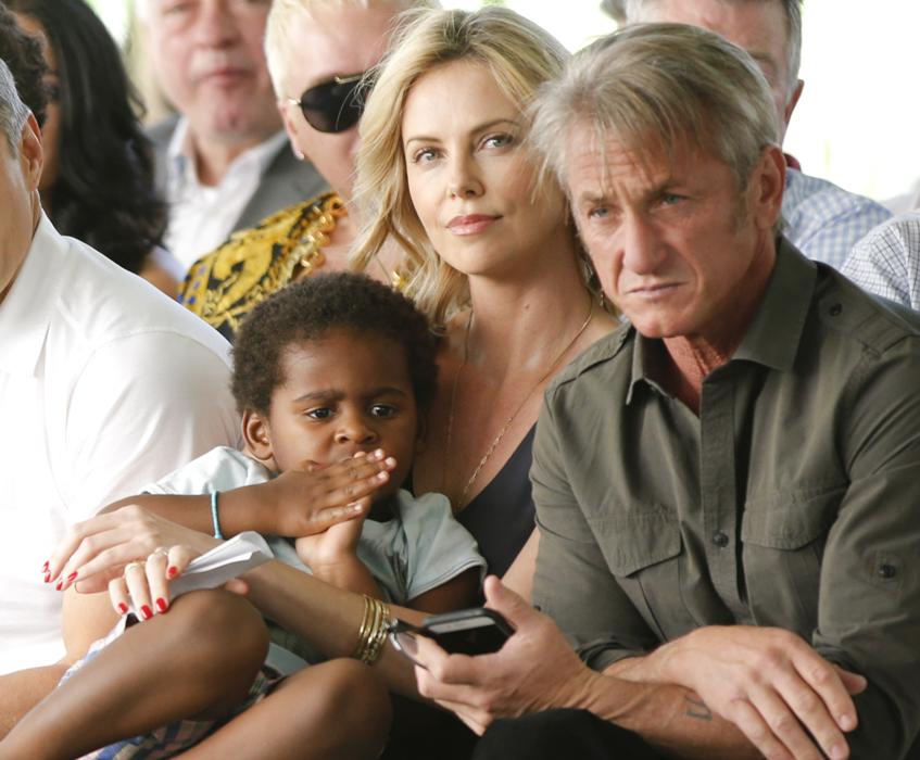 SEAN PENN AND CHARLIZE THERON