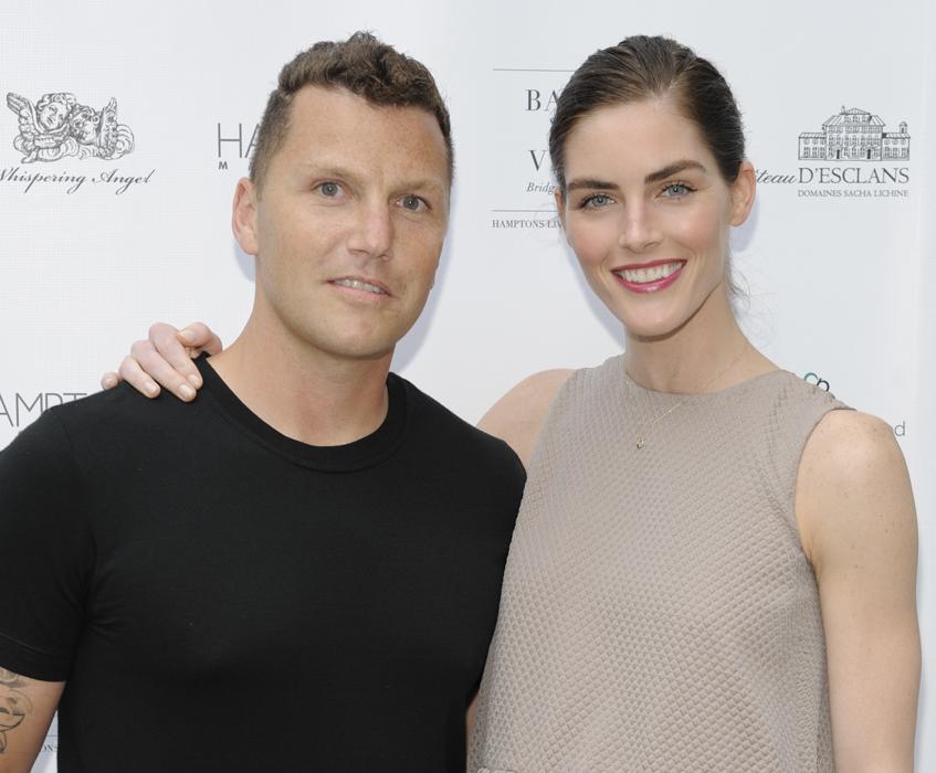 Автобустағы порно іш киім бейне