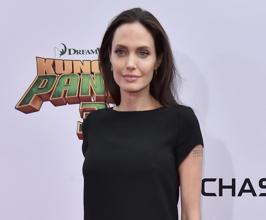 Анджелина Джоли