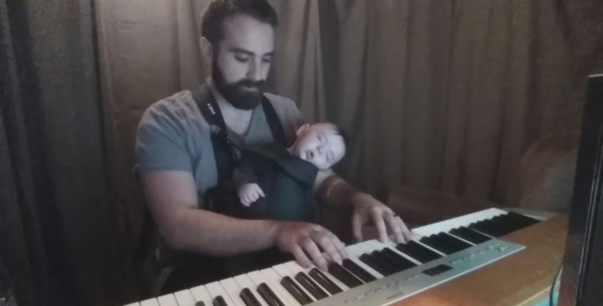 Отец с ребенком