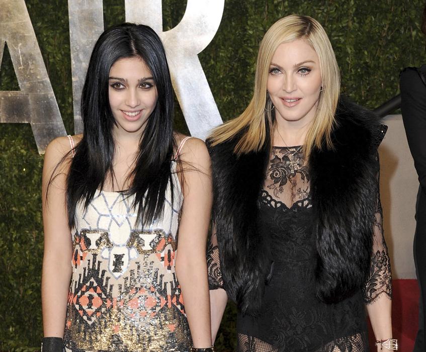 Мадонна с дочой