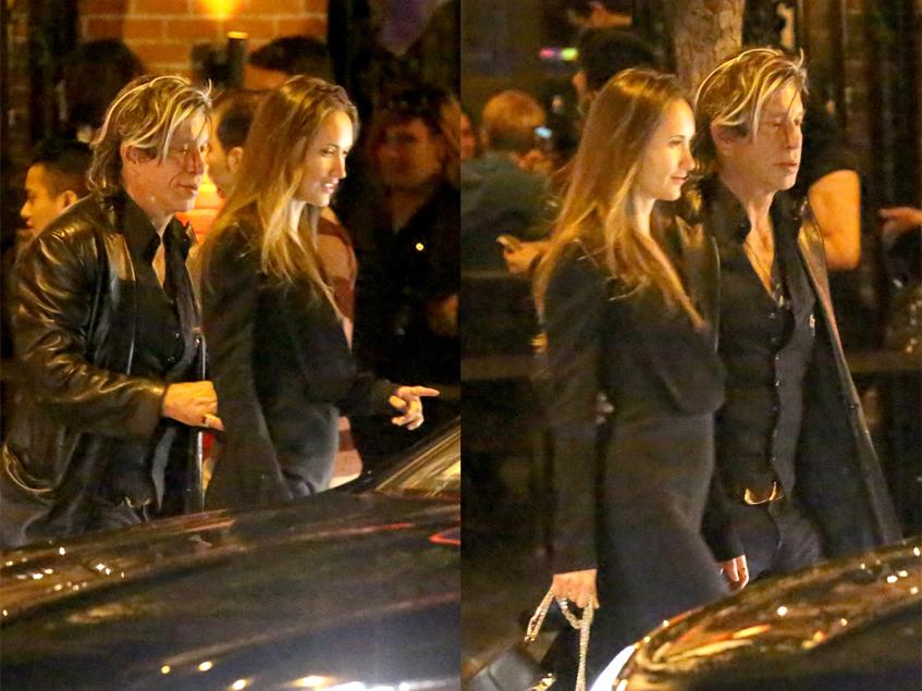 Мики Рурк с девушкой