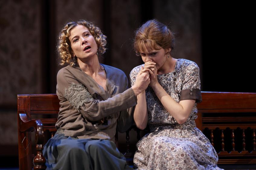 Юлия Высоцкая