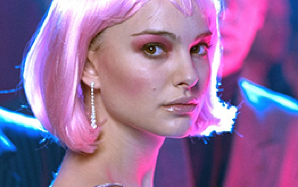 Аққұбалар жоғары сапалы порно фотосуреттер Қызметші қожайынының көңілінен шықты (фото)