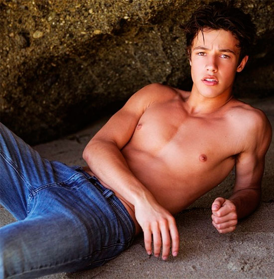 Стоковые фотографии по запросу Cameron dallas