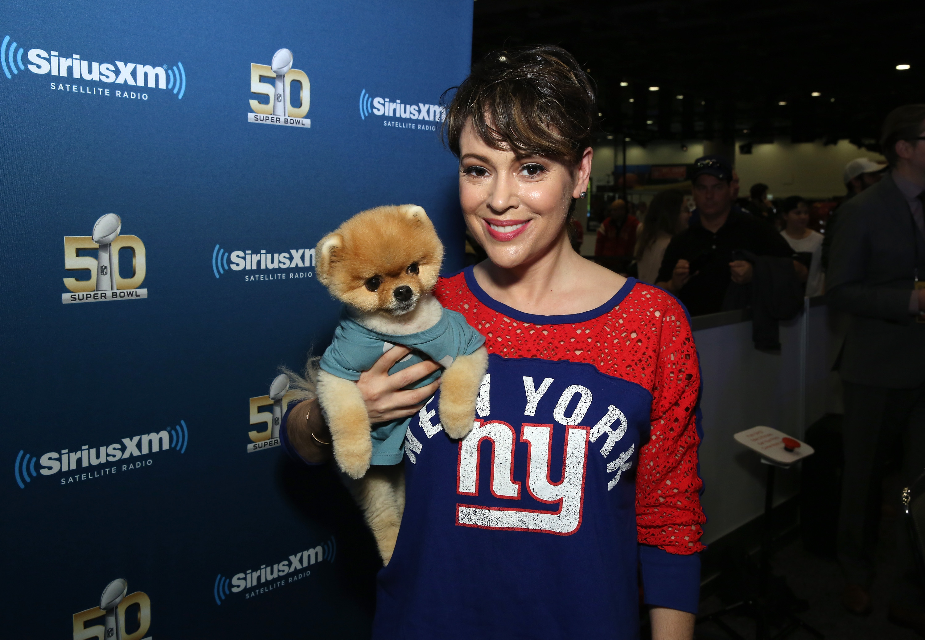 Pin By Violet Rose On Alyssa Milano Alyssa Milano Celebs Super Bowl 2016