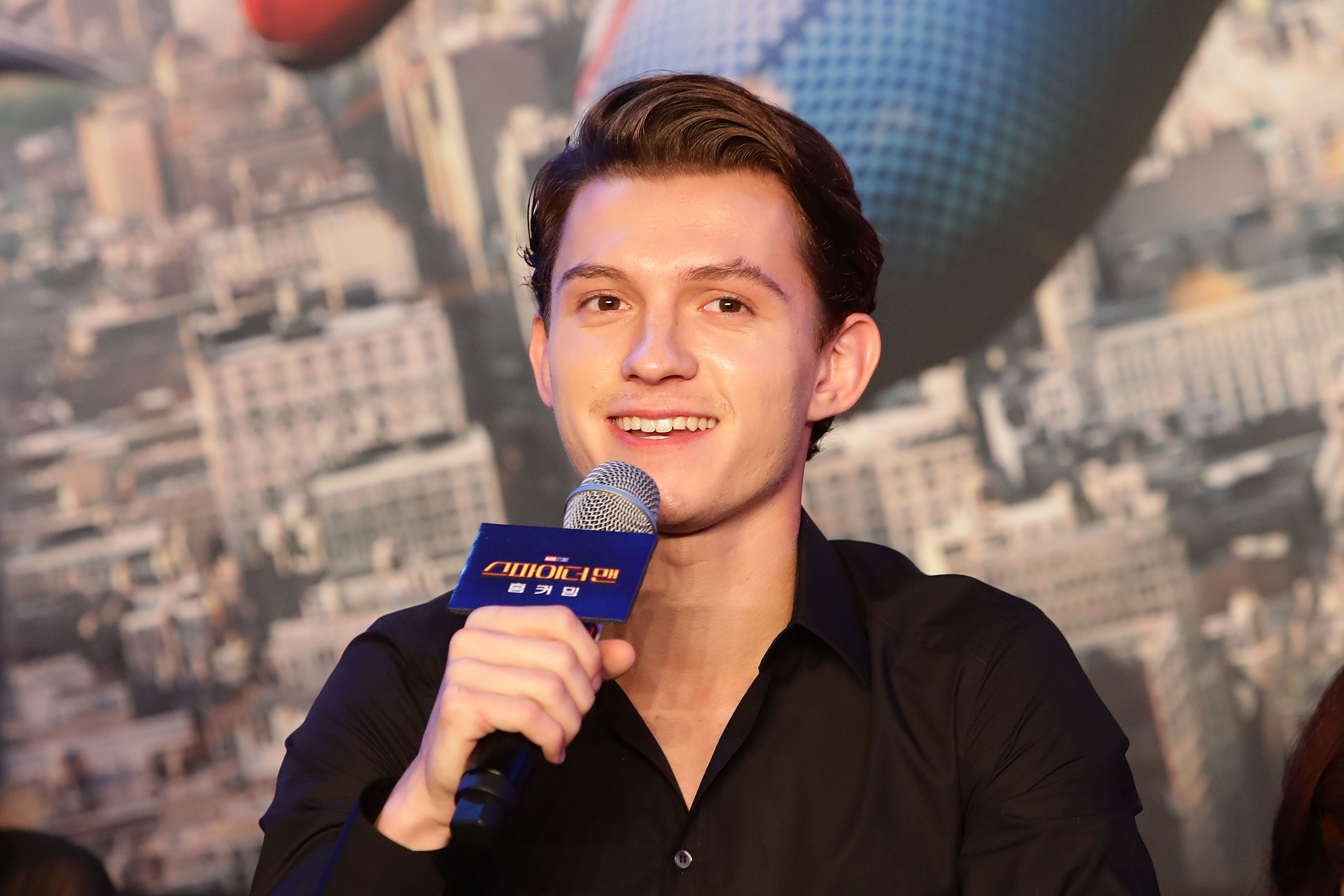 Томом холландом фото. Tom Holland. Том Холланд фотосессии 2020. Том Холланд фото 2017. Том Холланд вперед.