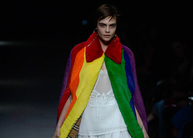 Versace выпустил капсульную коллекцию в поддержку ЛГБТ-сообщества | BURO.