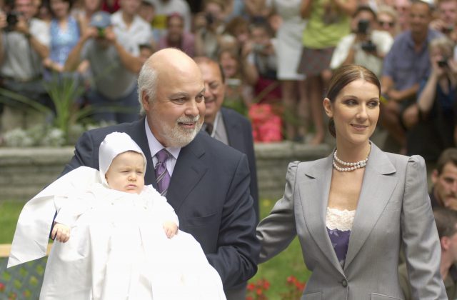 Селин Дион и Рене Анжелил с сыном Рене-Шарлем в 2001 году