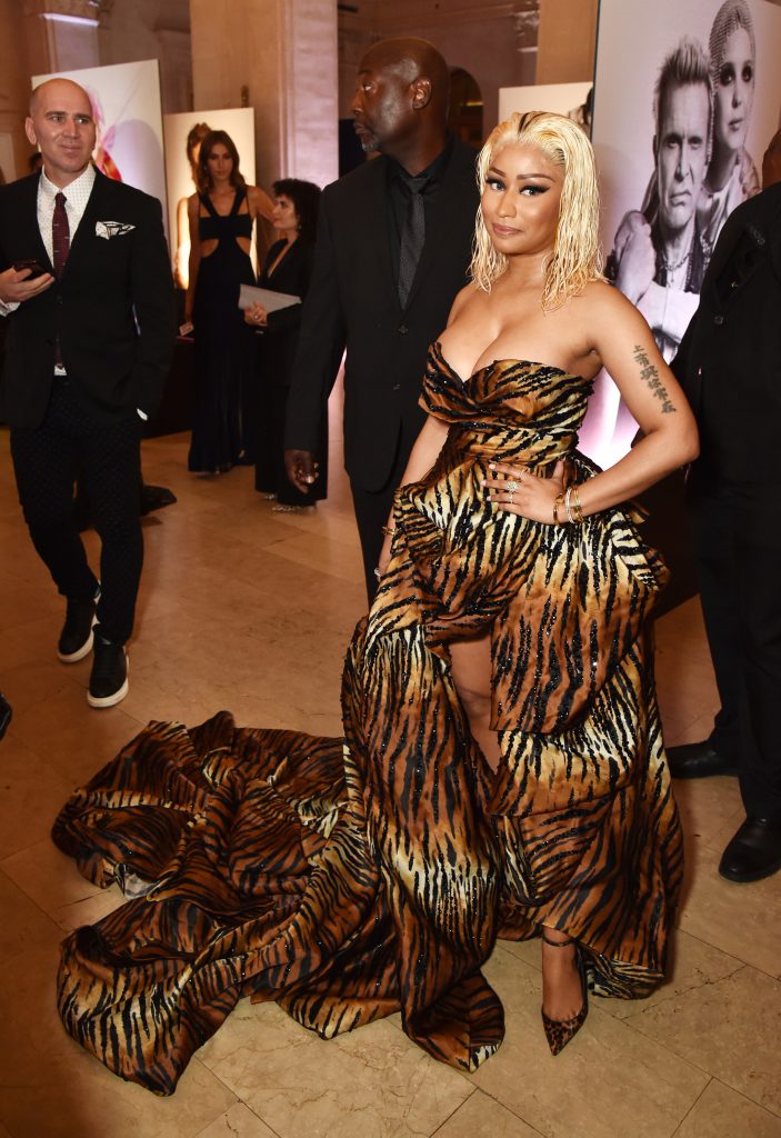 Нешуточные страсти Карди Би и Ники Минаж подрались!