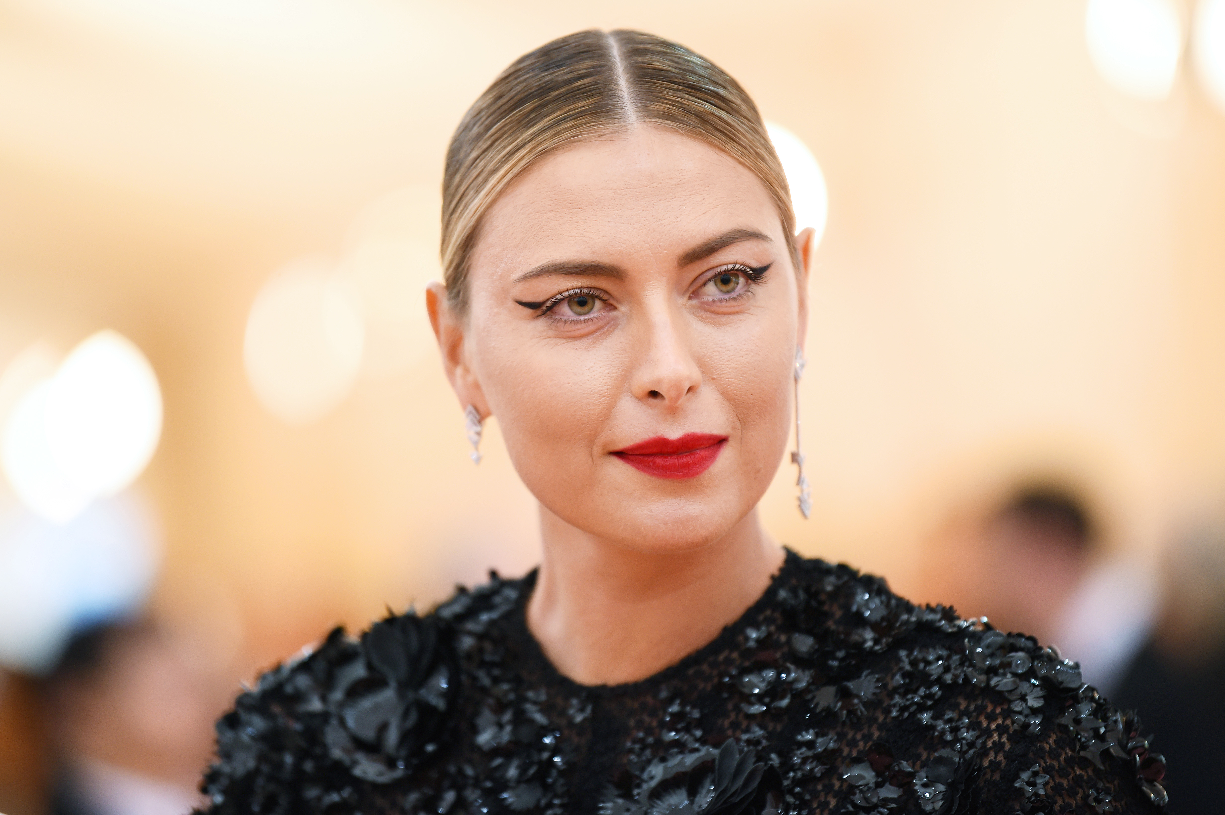 Maria Sharapova for the first time posted a photo with a newborn son