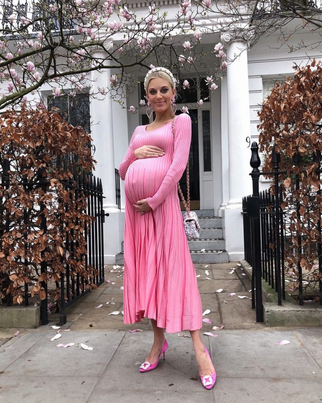 Беременные знаменитости: фото Instagram на PEOPLETALK 