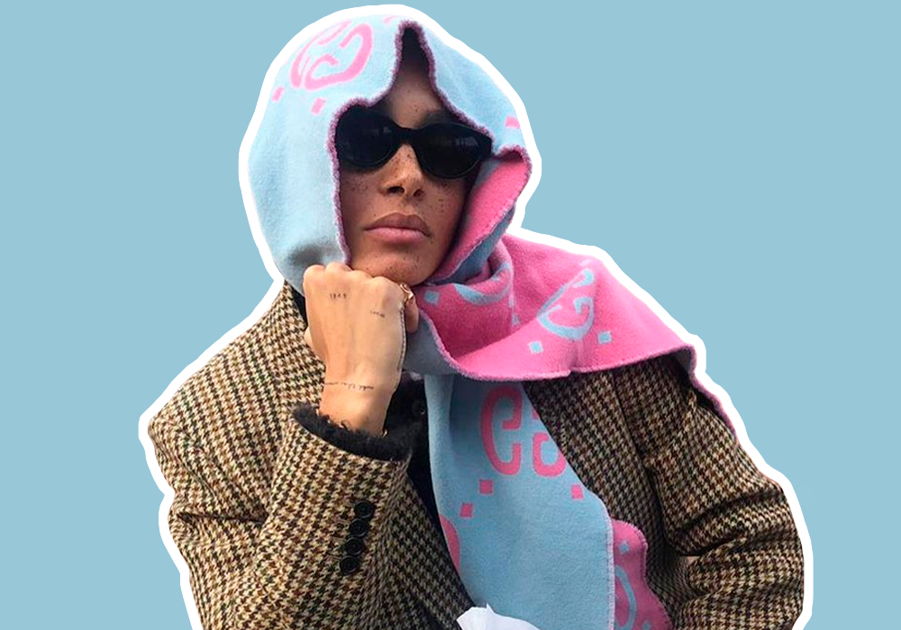 Сколько стоит: шарф Gucci Адвоа Абоа