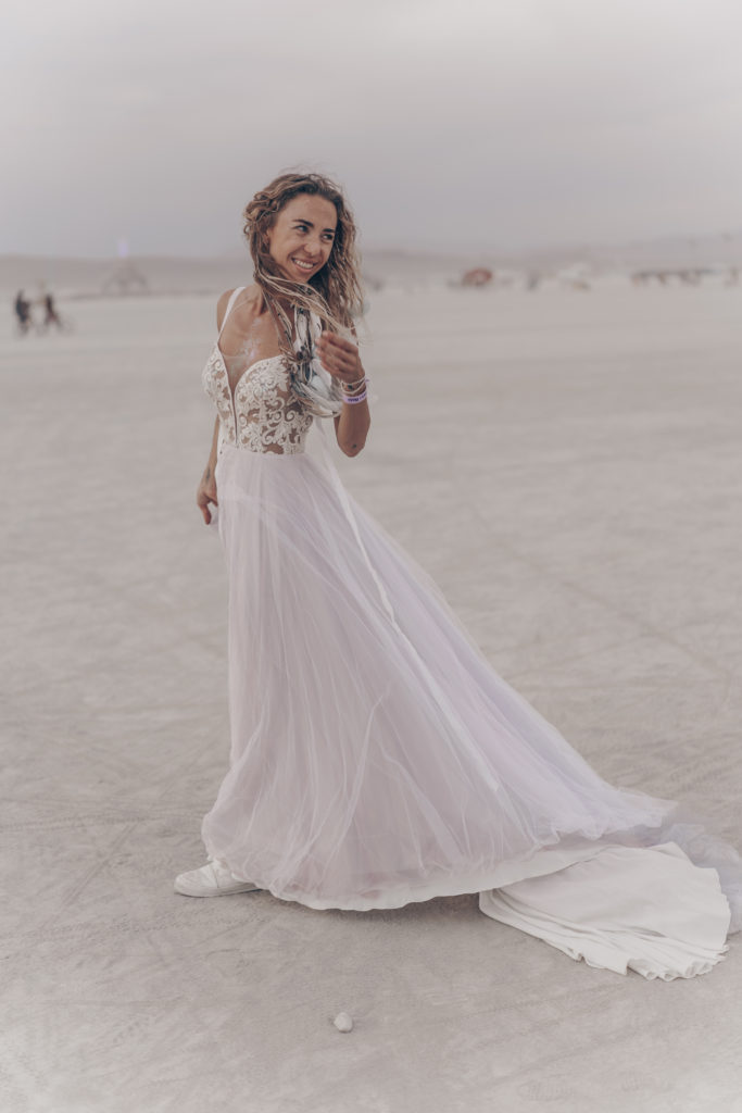 Эксклюзив. Сколько стоит свадьба на фестивале Burning Man? 