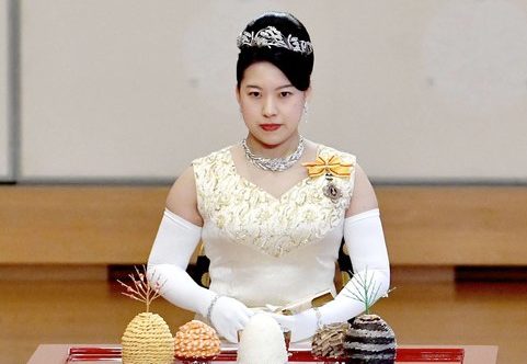 Нарушила традиции! Японская принцесса родила сына от бизнесмена