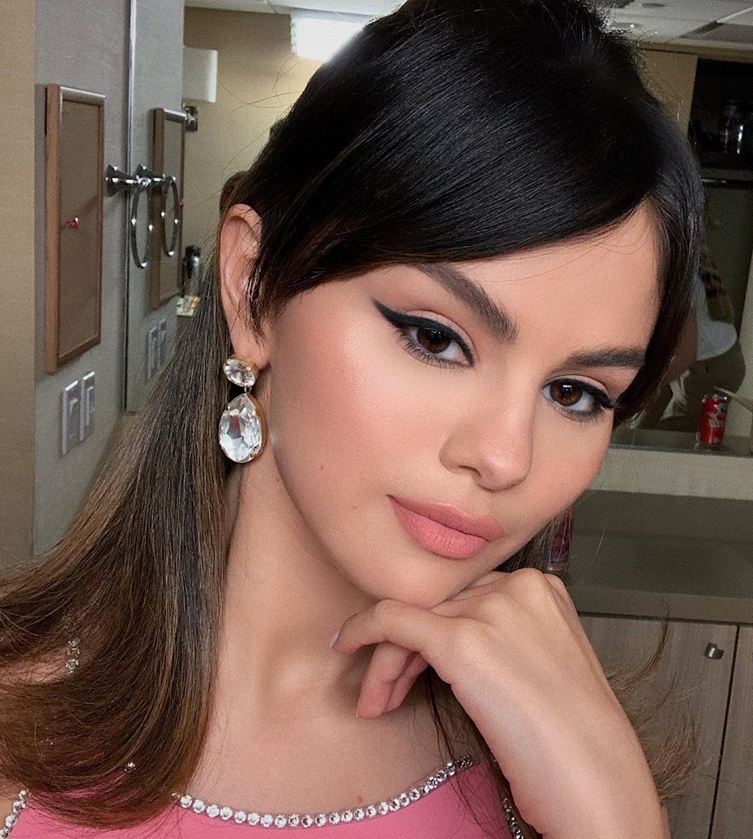 Selena Gomes Sdelala Chelku