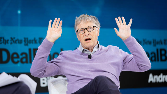 Во всем виноват Билл Гейтс: в чем конспирологи опять обвиняют создателя Microsoft