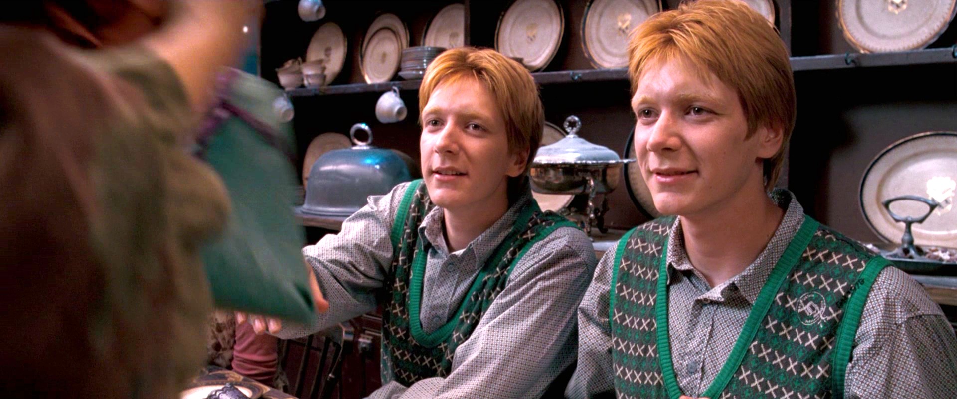 Тогда и сейчас: как выглядят братья Уизли из "Гарри Поттера" .