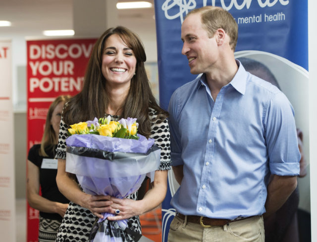 Кейт Миддлтон и принц Уильям вручили награду медицинским работникам