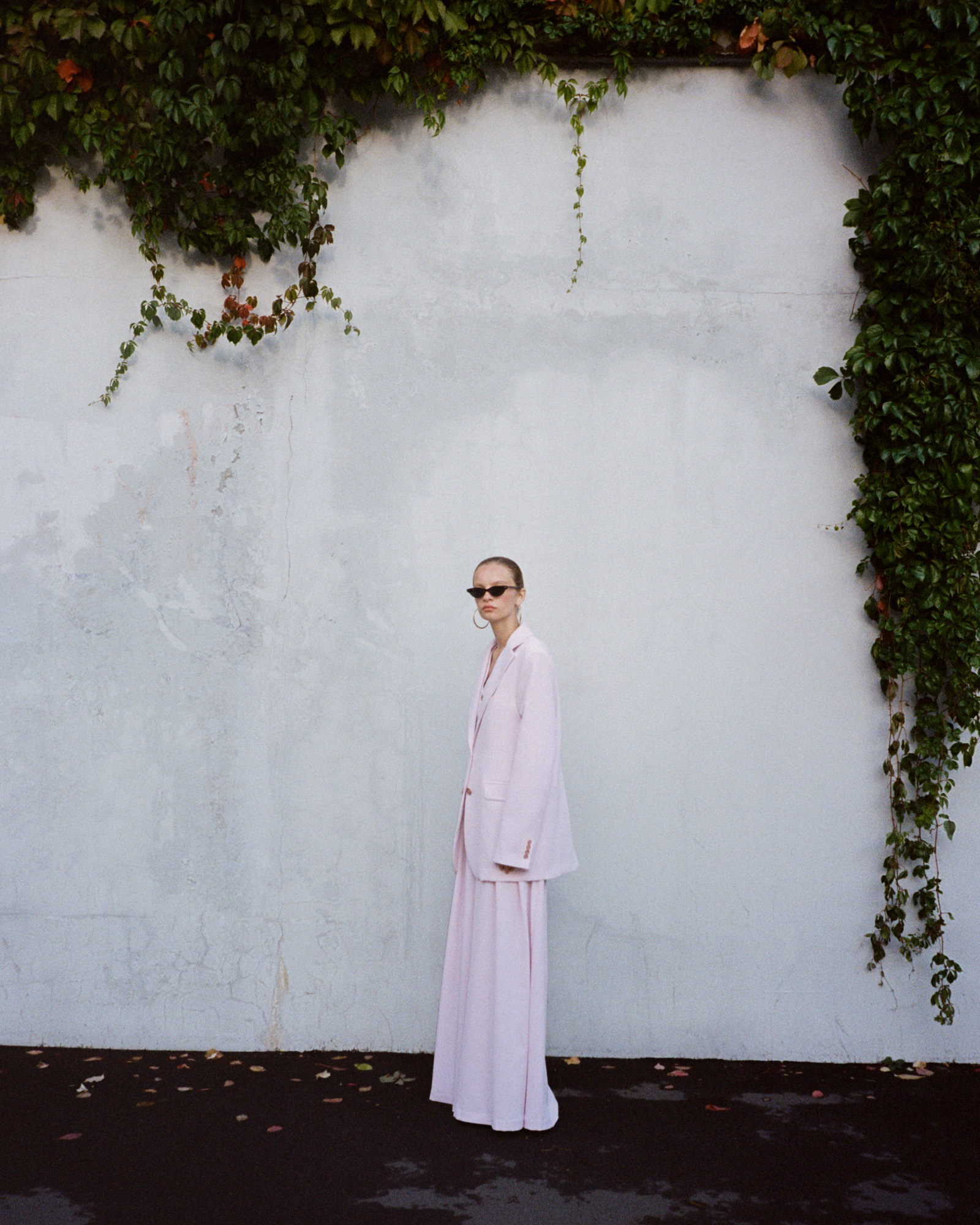 Любимый бренд Джиджи Хадид: новая коллекция Lesyanebo с розовым костюмом, который так и просится в гардероб 