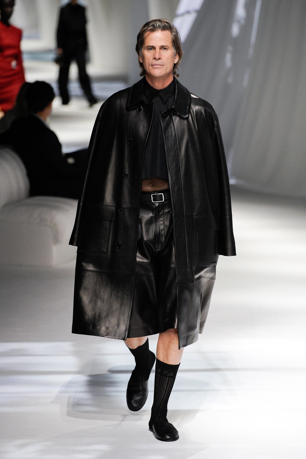Эшли Грэм в полупрозрачном платье на показе Fendi SS21 