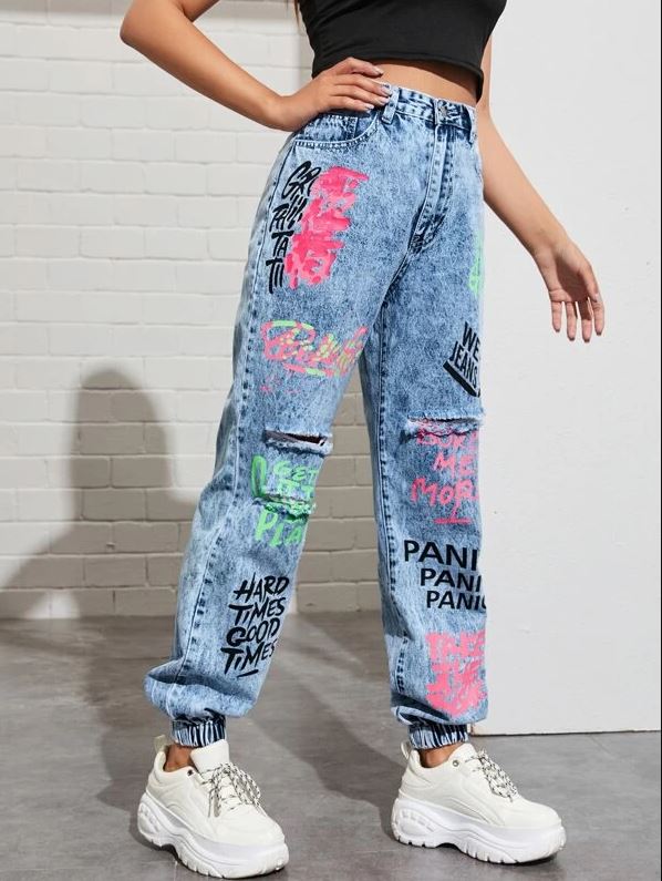 80-е снова в моде: рассказываем, какие джинсы носить этой осенью 