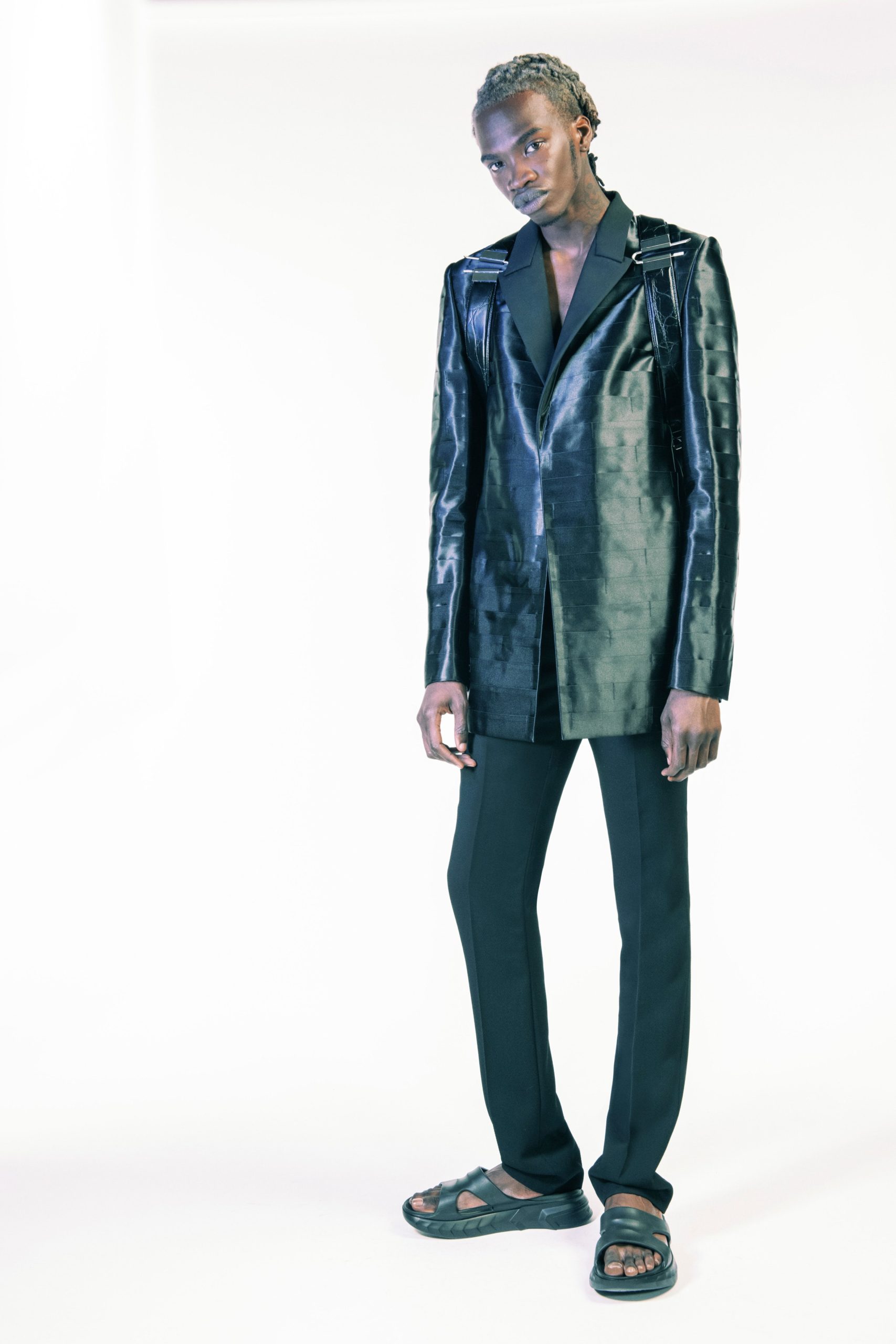 Прозрачные топы и туфли с шипами: первая коллекция Мэттью Уильямса для Givenchy 