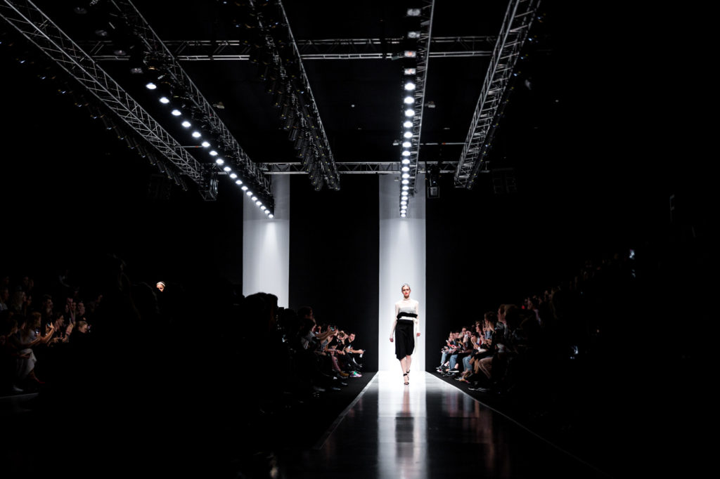 Mercedes-Benz Fashion Week Russia: показы из США, Перу и Индонезии 