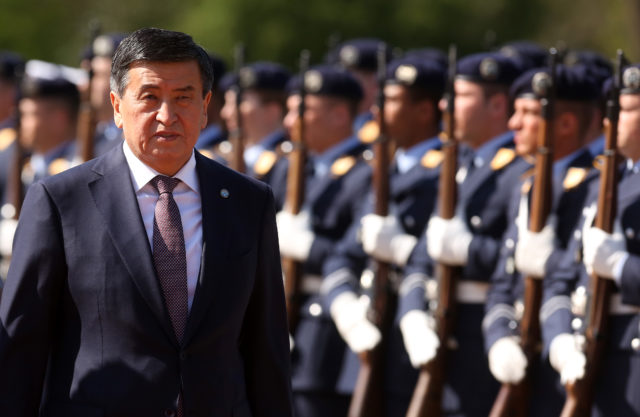 После освобождения из тюрьмы: новой главой Киргизии станет премьер-министр страны