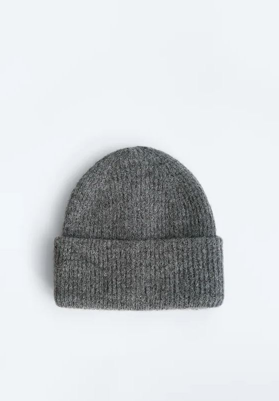 Готовимся к холодам: где купить стильную шапку 