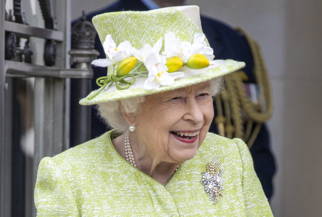 В годовщину «мегзита»: первый публичный выход королевы Елизавета II в этом году
