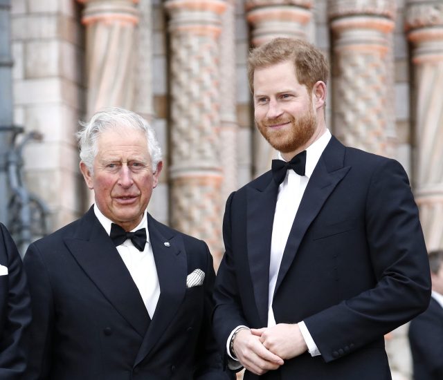 Путь к примирению: принц Чарльз впервые за долгое время публично похвалил своего сына Гарри
