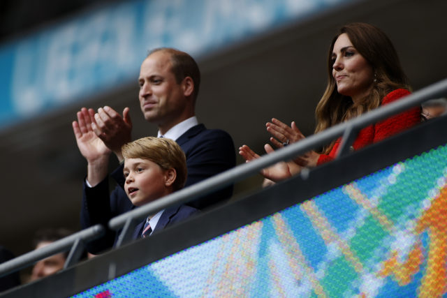 Все серьезно: как Кейт Миддлтон и принц Уильям готовят сына стать королем