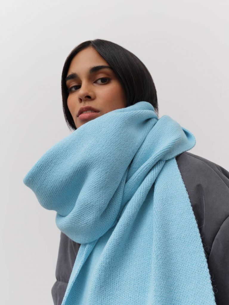 10 стильных шарфов, как у модных блогеров, которые согреют тебя осенью