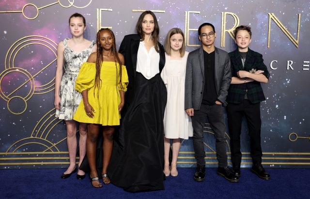 «Им стыдно»: что дети Анджелины Джоли думают о ее романе с The Weeknd