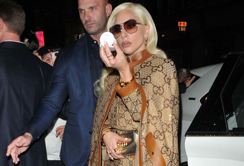К премьере «Дома Gucci»: Леди Гага запускает свою линию косметики, посвященную итальянскому гламуру