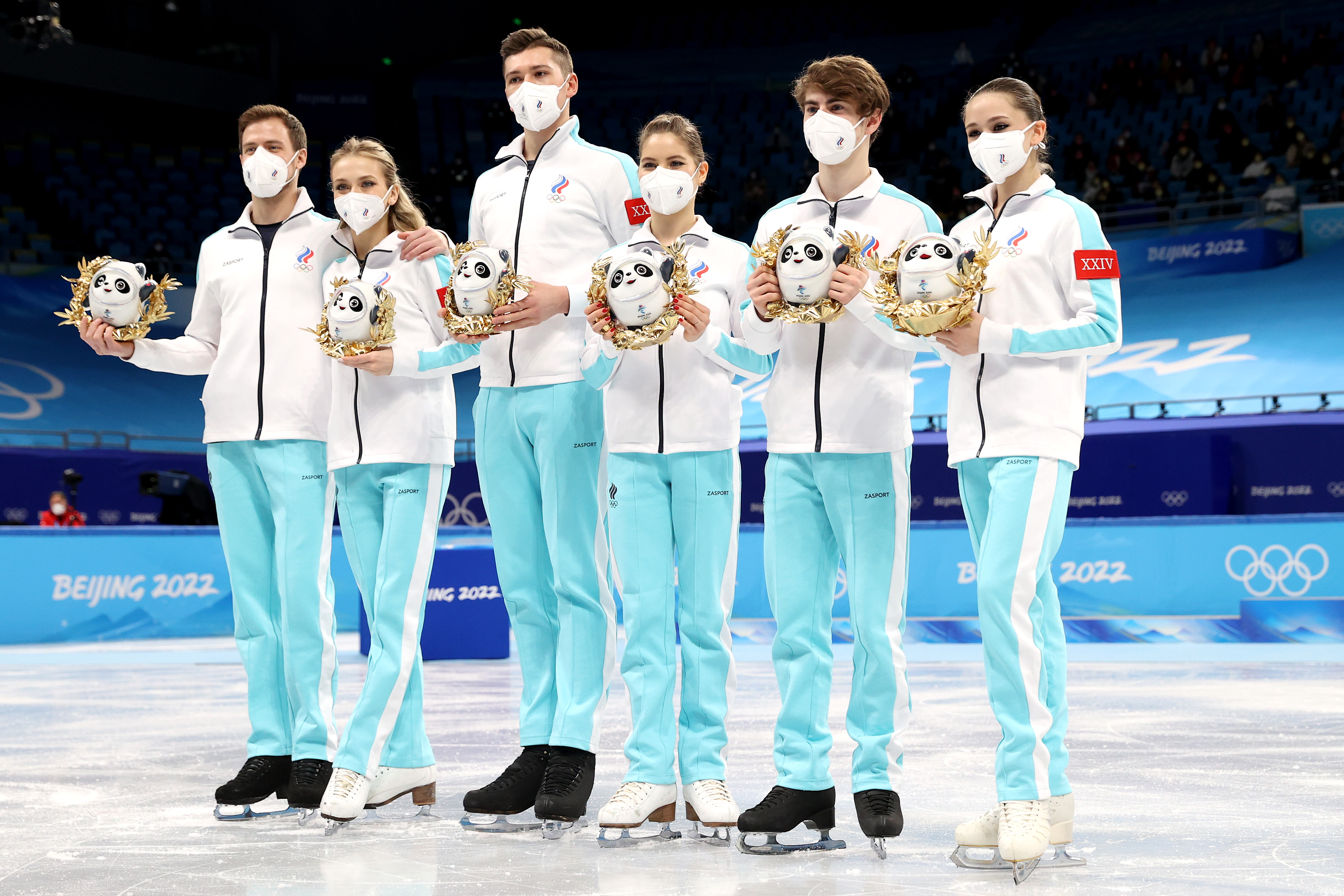 12 спортсменов на олимпиаду. Фигуристы Пекин 2022. Фигуристки России на Олимпиаде 2022.