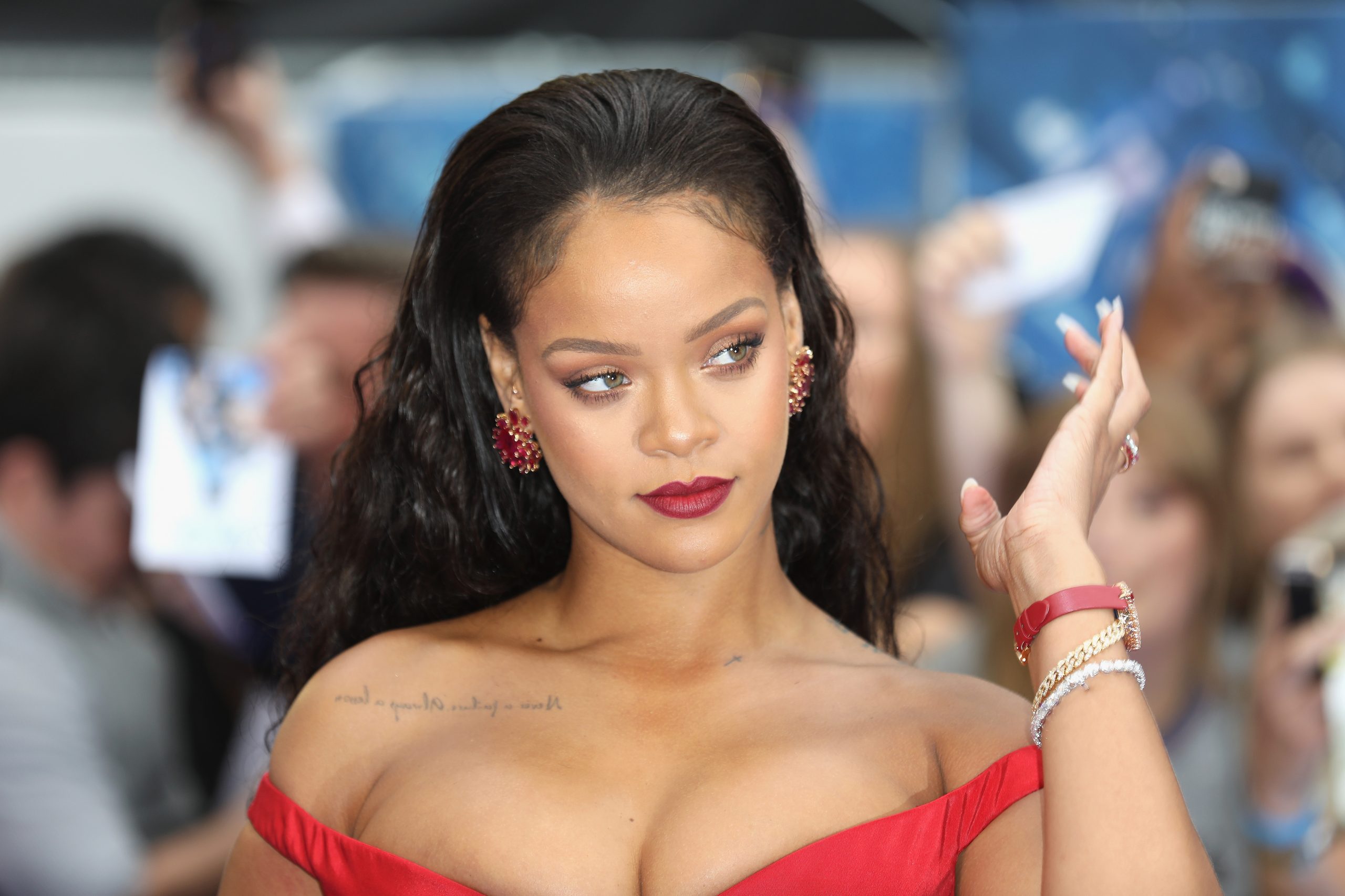 Rihanna S Makeup Artist Reveals How To Sculpt A Face In 60 Seconds The Fashion Vibes