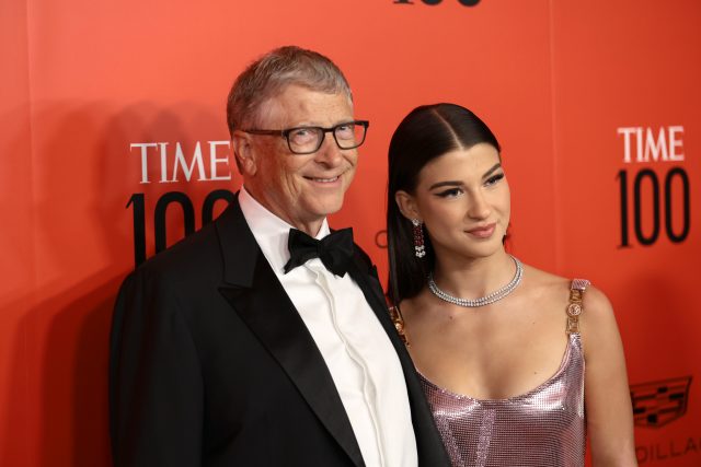 Дочь Билла Гейтса раскритиковали из-за фотографии с парнем: «Я не думаю, что он ей подходит»
