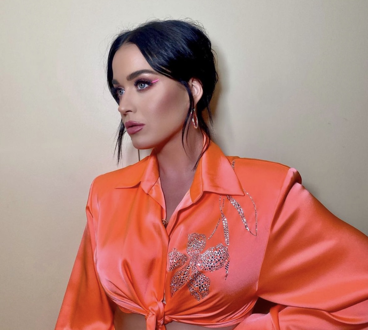 How do eggplant and orange get married?  Elegant response from Katy Perry