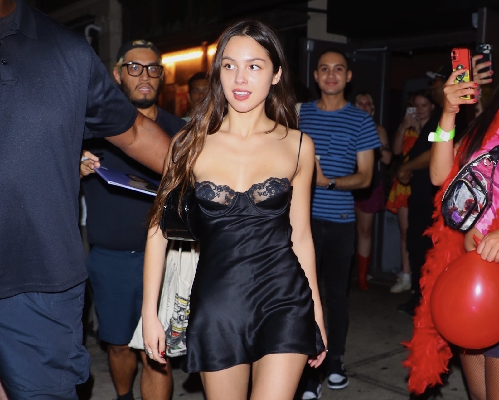 Can I wear nightgowns in the city?  Olivia Rodrigo is voting
