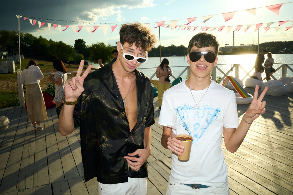 Молодой платон и акулич. Молодой платон и акулич встречается. Молодой платон на аву. Платон музыкант. Молодой платон инст.