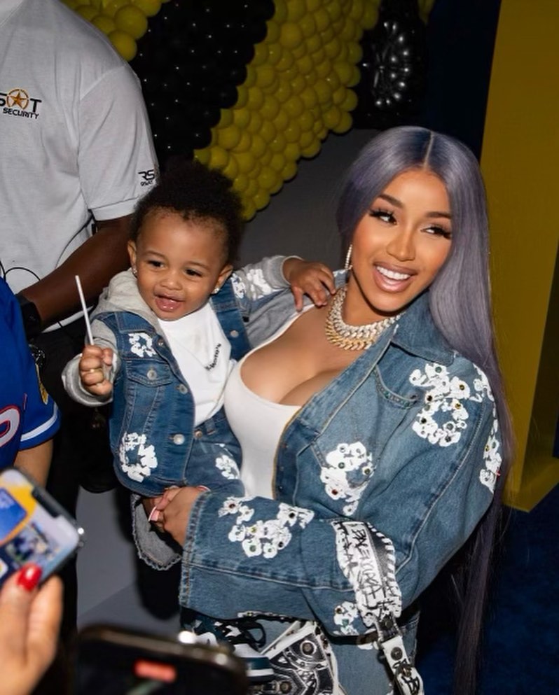 Photo Of The Day: Cardi B And Offset Pose With Their Kids In The ...