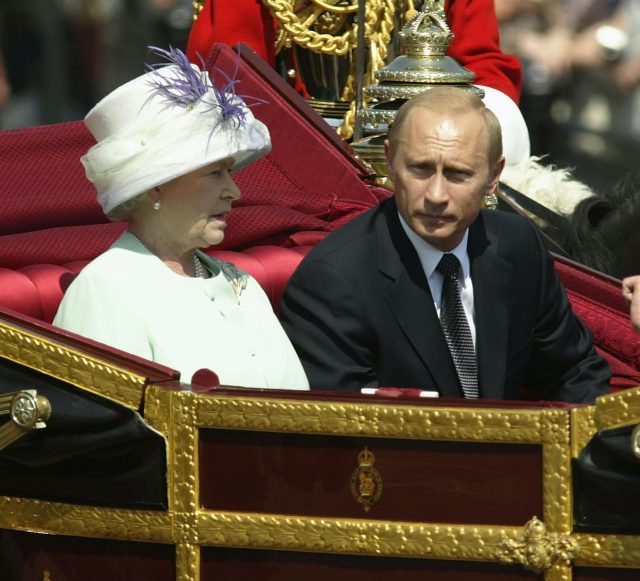 Владимир Путин выразил соболезнования в связи со смертью королевы Елизаветы II