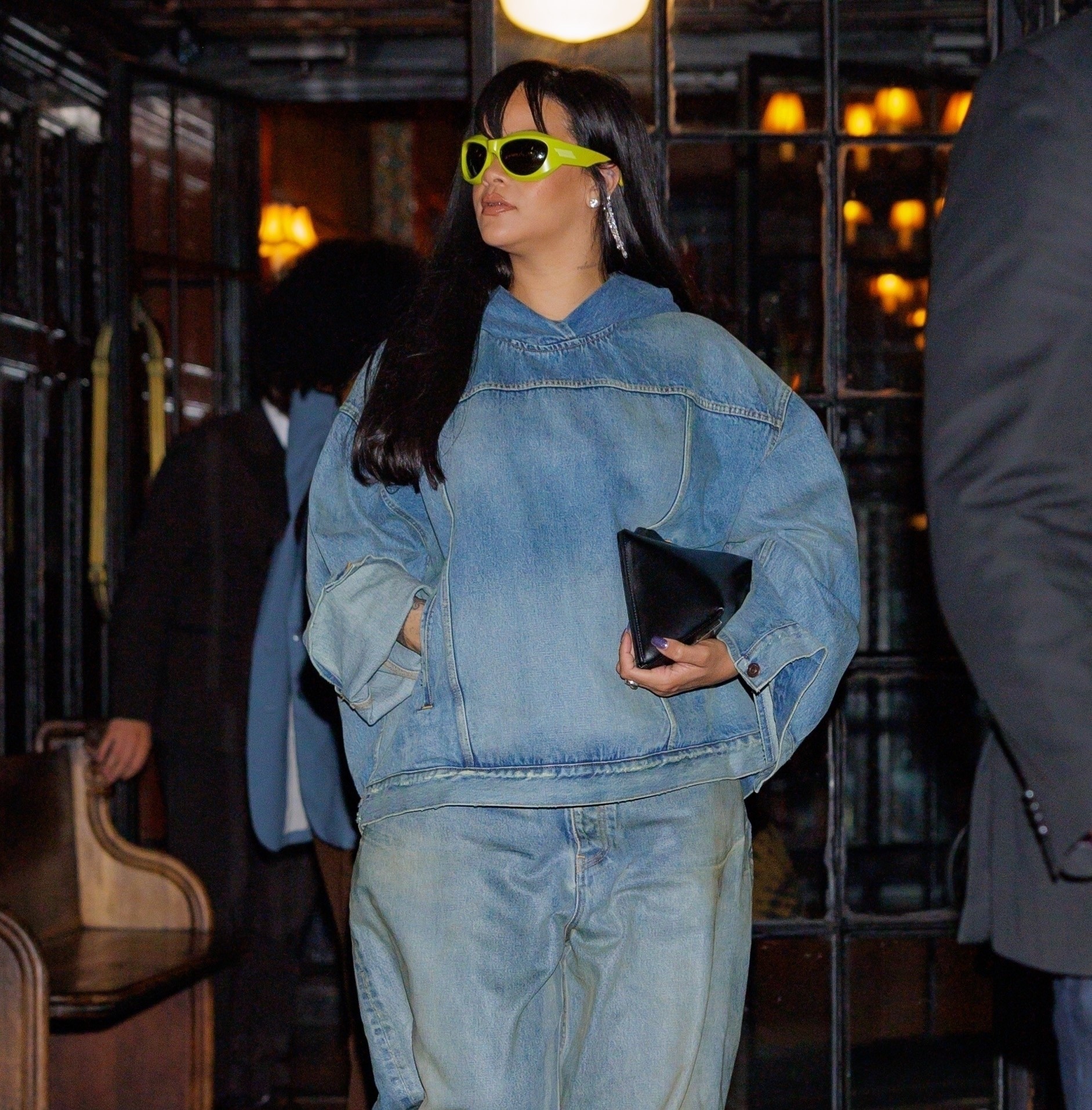 Rihanna proves the total denim look is still on trend