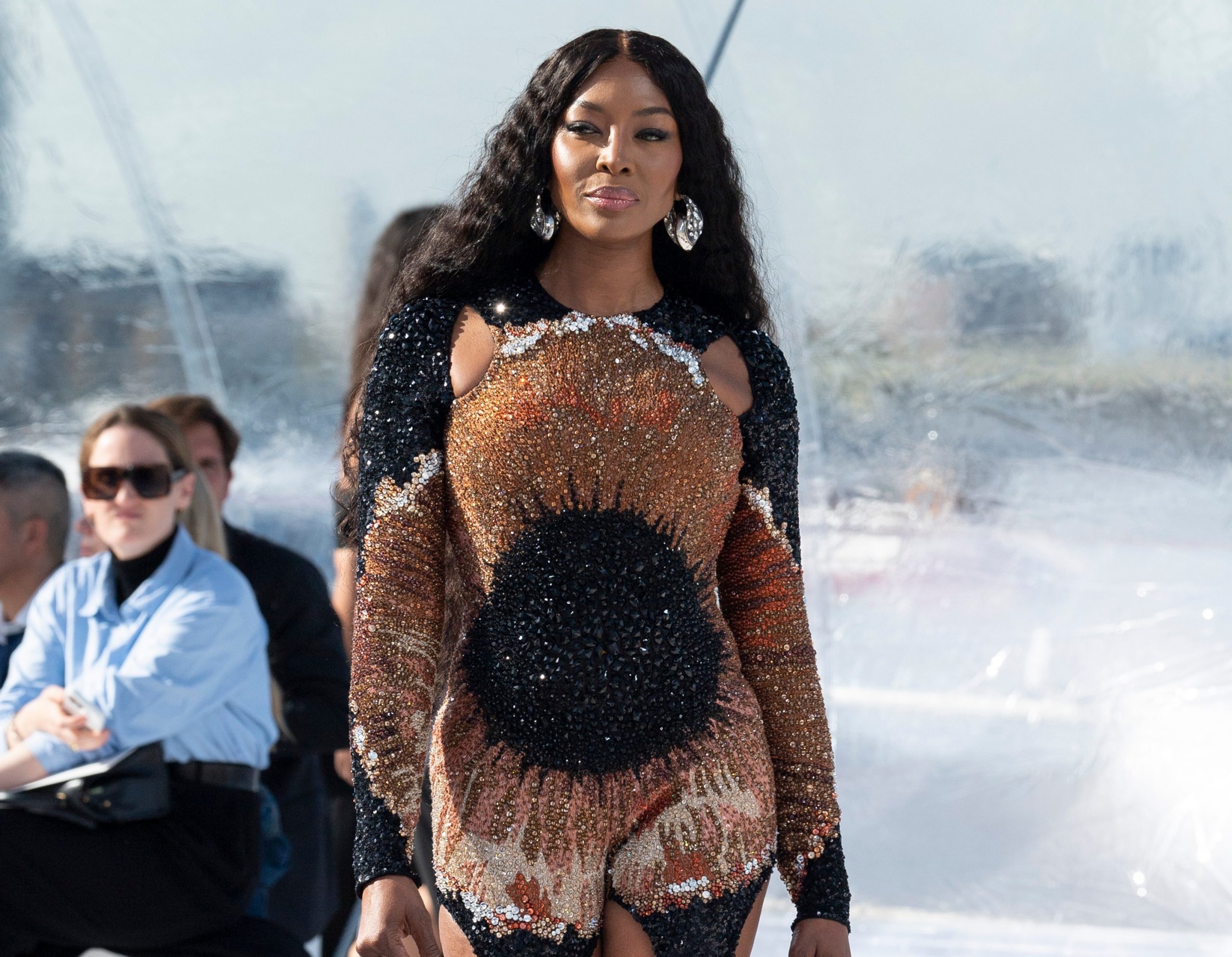 Bosch on the podium, demonic mood and references to the work of Naomi Campbell: how was the Alexander McQueen show