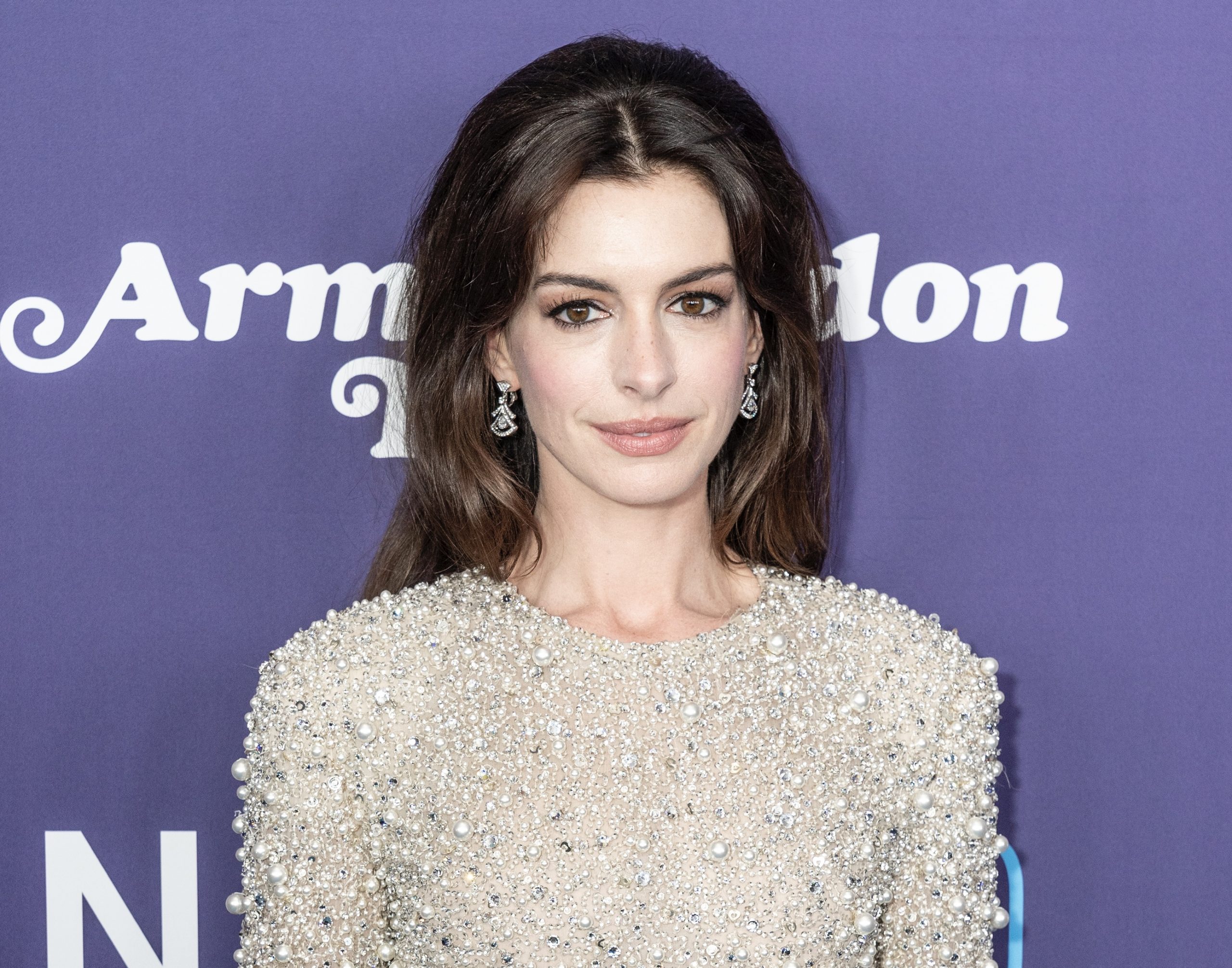 Jewelery work: Anne Hathaway came out in a gorgeous dress all embroidered with beads.